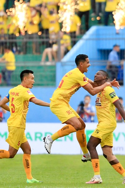 Thanh Hoá, Nam Định, CAHN trọn niềm vui trong ngày khai màn V.League 1-2023 - Anh 1