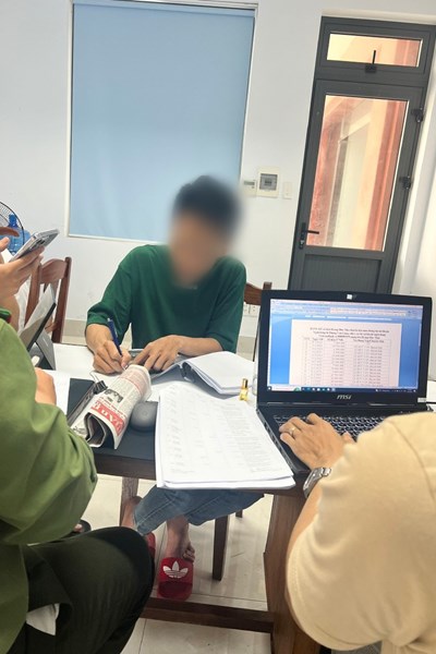 Đà Nẵng: Phá vụ án đầu tiên về mua bán trái phép thông tin cá nhân tài khoản ngân hàng - Anh 2