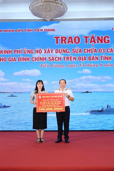 Tân Cảng Sài Gòn nhận đỡ đầu con ngư dân tại Tiền Giang - Anh 2