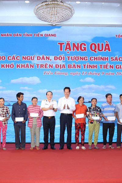 Tân Cảng Sài Gòn nhận đỡ đầu con ngư dân tại Tiền Giang - Anh 4