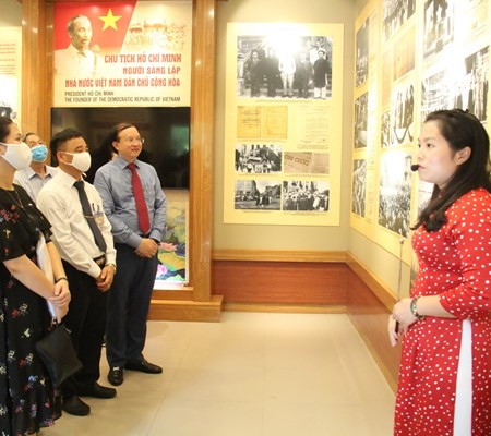 Kỷ niệm 75 năm Cách mạng Tháng Tám và Quốc khánh 2.9: Khẳng định tính chính nghĩa và văn minh Việt Nam - Anh 3