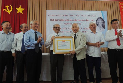 Giải thưởng Trần Văn Giàu thuộc về công trình nghiên cứu vùng đất Nam Bộ - Anh 1