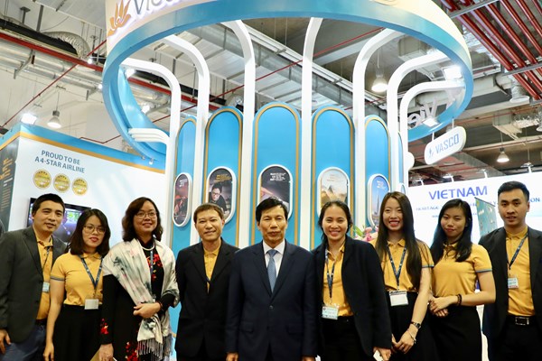 Bộ trưởng Nguyễn Ngọc Thiện thăm Hội chợ Travex - Anh 10