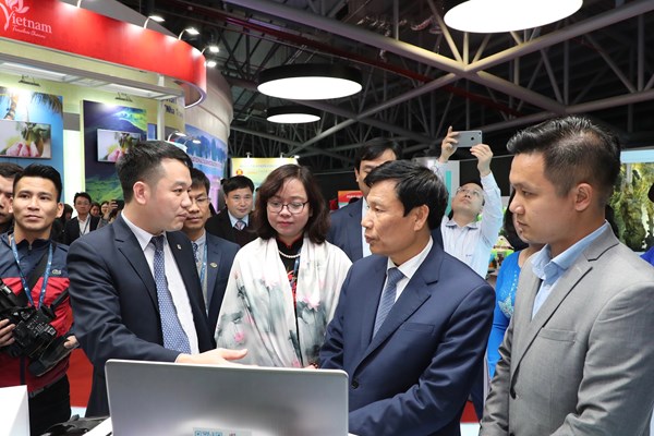 Bộ trưởng Nguyễn Ngọc Thiện thăm Hội chợ Travex - Anh 2
