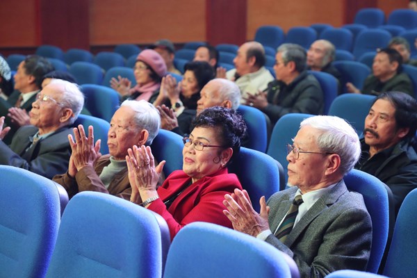 Bộ VHTTDL gặp mặt chúc Tết các cá nhân được tặng Giải thưởng Hồ Chí Minh, Giải thưởng Nhà nước về VHNT đã nghỉ hưu - Anh 2