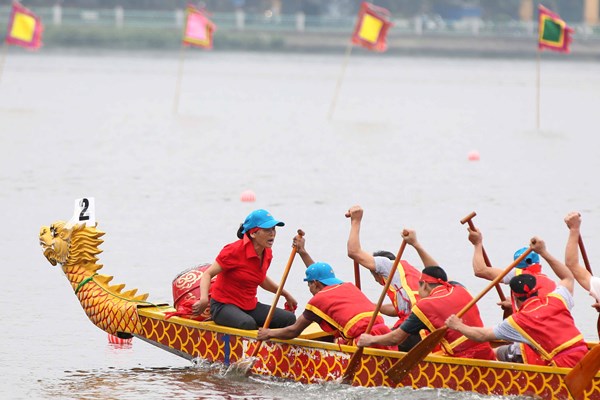 Phó Thủ tướng Vũ Đức Đam dự Lễ hội bơi chải thuyền rồng Hà Nội mở rộng năm 2019 - Anh 7