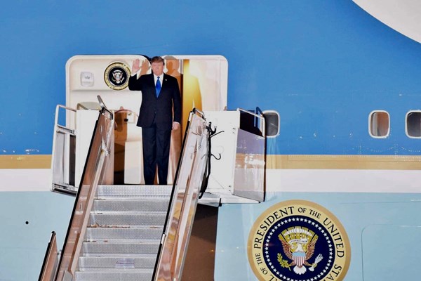 Tổng thống Mỹ Donald Trump đến Hà Nội sẵn sàng cho Thượng đỉnh Mỹ - Triều - Anh 1