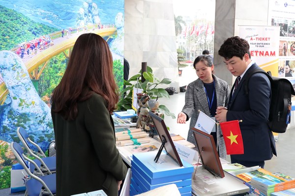 Đặc sắc, ấn tượng gian quảng bá văn hóa, du lịch Việt Nam - Anh 1