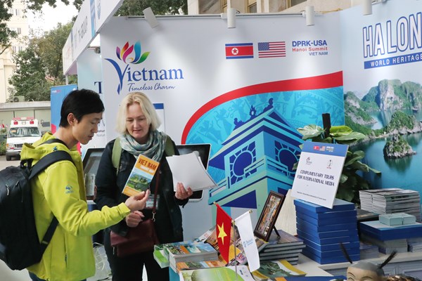Quảng bá du lịch Việt Nam nhận dịp Hội nghị thượng đỉnh Mỹ - Triều: Phóng viên quốc tế được tạo điều kiện tối đa - Anh 1