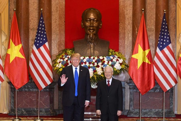 Tổng Bí thư, Chủ tịch nước Nguyễn Phú Trọng tiếp Tổng thống Donald Trump - Anh 1
