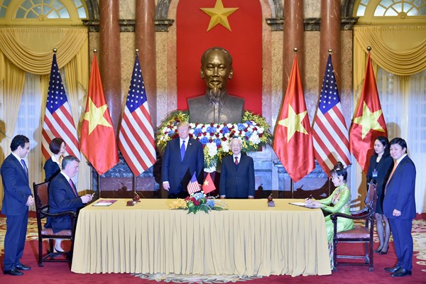 Tổng Bí thư, Chủ tịch nước Nguyễn Phú Trọng tiếp Tổng thống Donald Trump - Anh 3