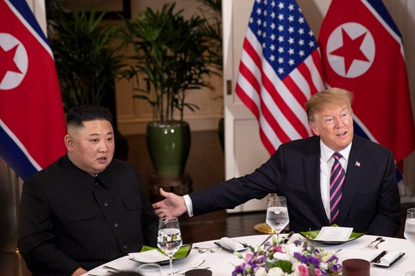 Bữa tối giữa hai nhà lãnh đạo Mỹ - Triều - Anh 1