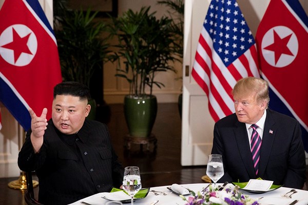Bữa tối giữa hai nhà lãnh đạo Mỹ - Triều - Anh 2
