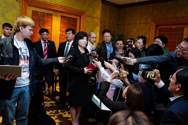 Triều Tiên bất ngờ tổ chức họp báo đúng nửa đêm ở Hà Nội - Anh 2