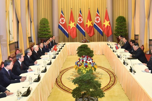 Tổng Bí thư, Chủ tịch nước Nguyễn Phú Trọng đón, hội đàm với Chủ tịch Kim Jong Un - Anh 4