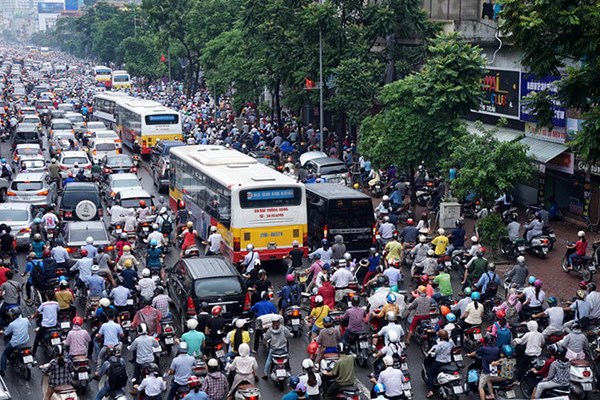 Hà Nội sẽ thí điểm cấm xe máy đường Lê Văn Lương hoặc Nguyễn Trãi: Đem cuộc sống​​​​​​​ người dân ra thử nghiệm - Anh 1
