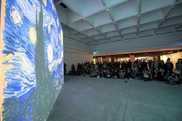 Vừa khai mạc, triển lãm Van Gogh đón hơn 10.000 lượt khách tham quan - Anh 12