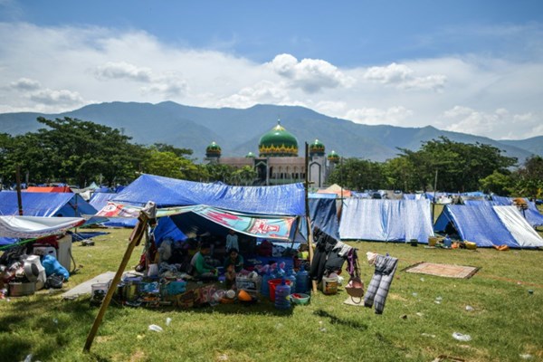 6 tháng sau trận động đất ở Indonesia: Hàng ngàn trẻ em vẫn đang vô gia cư - Anh 1