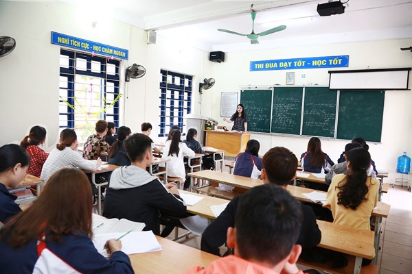 Quảng Ninh:​​​​​​​ Học sinh trường THPT Tiên Yên đến trường, ổn định học tập - Anh 1