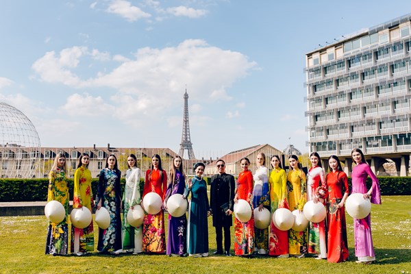 Trình diễn áo dài Việt  tại trụ sở chính UNESCO - Anh 9