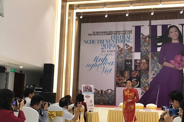 Festival nghề truyền thống Huế lần thứ 8: Mang tinh hoa nghề Việt ra thế giới - Anh 7