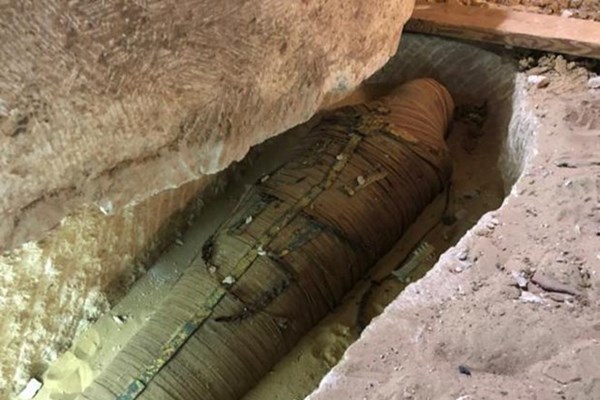 Ai Cập: Truyền hình trực tiếp mở quách chứa xác ướp 2.500 năm - Anh 1