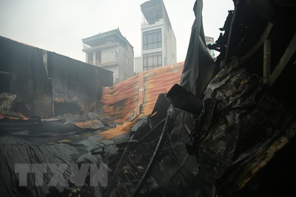 Cháy 4 nhà xưởng rộng 1.000m2 ở Hà Nội, 8 người chết và mất tích - Anh 1