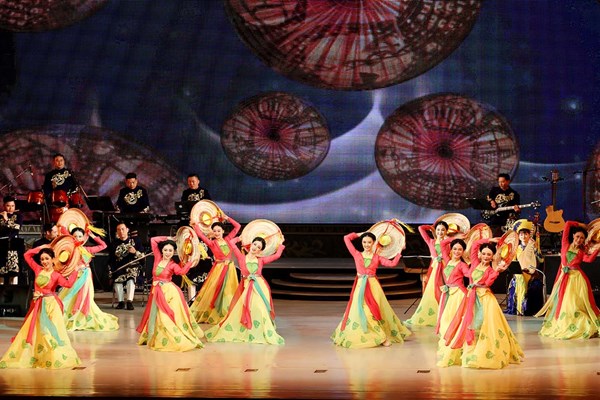 Đoàn Nghệ thuật Quốc gia Việt Nam biểu diễn tại Triều Tiên - Anh 2