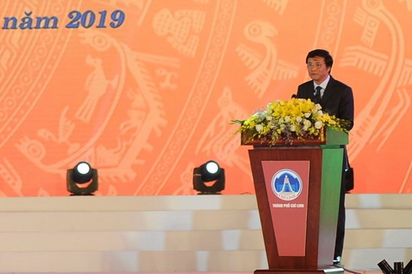 Chủ tịch Quốc hội Nguyễn Thị Kim Ngân dự Lễ công bố thành lập TP Chí Linh - Anh 4