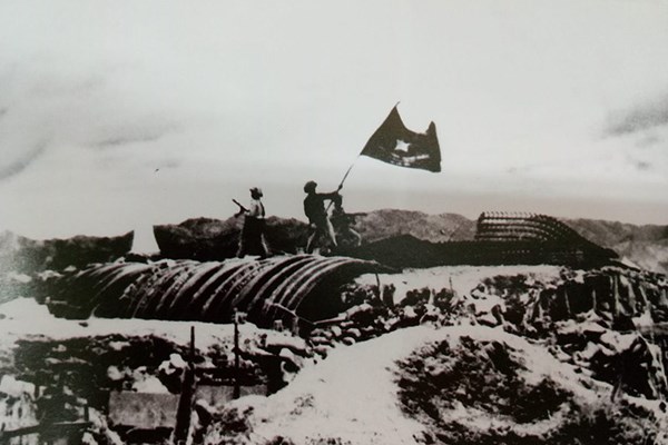 Kỷ niệm 65 năm chiến thắng Điện Biên Phủ (7.5.1954 - 7.5.2019): Vọng mãi bản hùng ca huyền thoại - Anh 1
