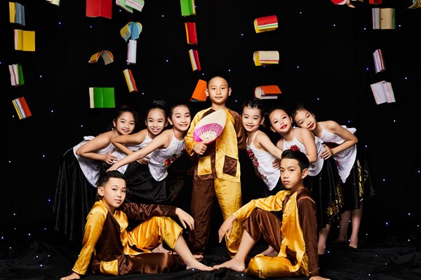 Gần 80 vũ công nhí tham gia vở đại vũ kịch  “Sắc màu tuổi thơ” - Anh 4