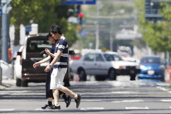 Nắng nóng ở Nhật Bản gây thiệt hại nặng - Anh 1