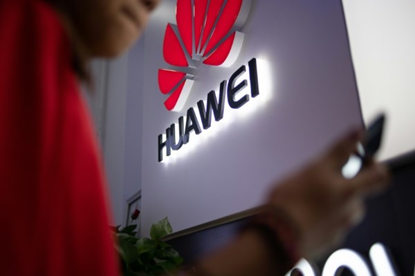 Huawei kêu gọi gỡ bỏ lệnh cấm bán linh kiện - Anh 1