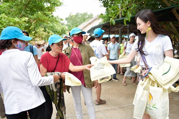 Xã đảo Cù Lao Chàm (Quảng Nam) thành công với chống rác thải nhựa: Khi cộng đồng “nói đi đôi với làm” - Anh 1