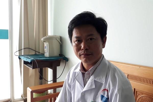 Dùng bia cứu sống bệnh nhân: Bác sĩ Lâm được Thủ tướng tặng Bằng khen - Anh 2
