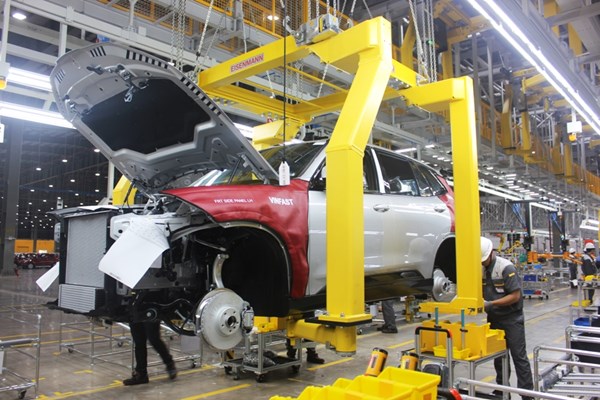 Thủ tướng dự Lễ khánh thành Nhà máy sản xuất ô tô VinFast - Anh 7