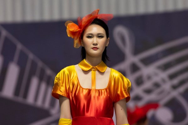 Áo dài của nhà thiết kế Việt mở màn ASEAN Week 2019 - Anh 6