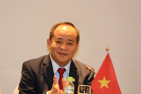 Chủ tịch VFF Lê Khánh Hải:  “Việc rút lui của ông Cấn Văn Nghĩa không ảnh hưởng đến hoạt động của VFF” - Anh 1
