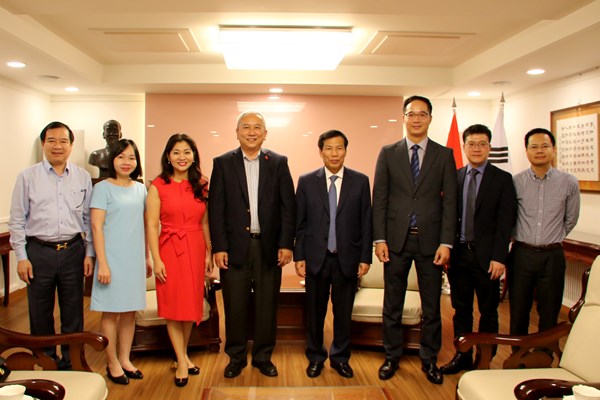 Hội đàm giữa Bộ trưởng Bộ VHTTDL Nguyễn Ngọc Thiện và Bộ trưởng Bộ VHTTDL Hàn Quốc Park Yang-woo - Anh 4