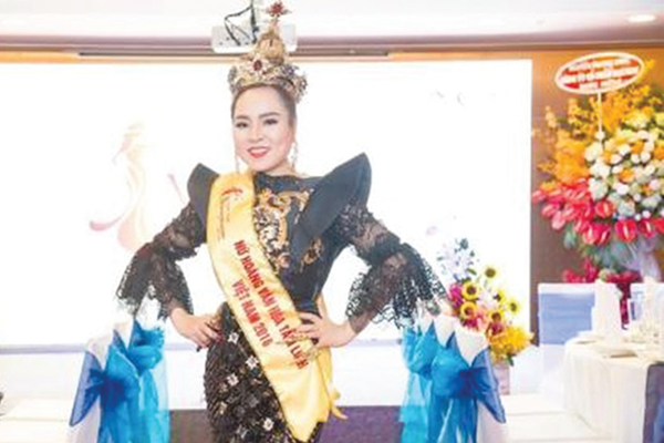 Về danh hiệu “Nữ hoàng văn hóa tâm linh Việt Nam”: Loạn “ông hoàng bà chúa” mất rồi - Anh 1