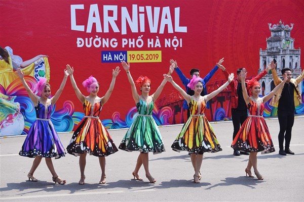 Sôi động Carnival đường phố Hà Nội kỷ niệm “20 năm Thành phố Vì hòa bình” - Anh 4