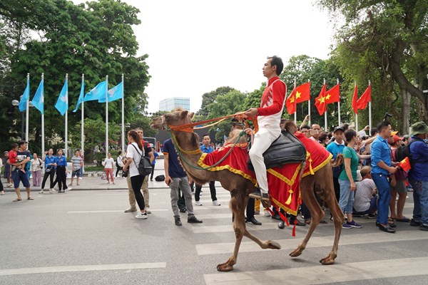 Lễ hội đường phố chào mừng 20 năm Hà Nội - Thành phố vì hoà bình - Anh 3