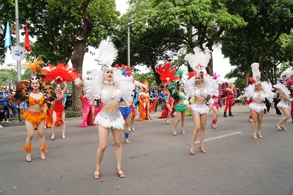 Lễ hội đường phố chào mừng 20 năm Hà Nội - Thành phố vì hoà bình - Anh 6