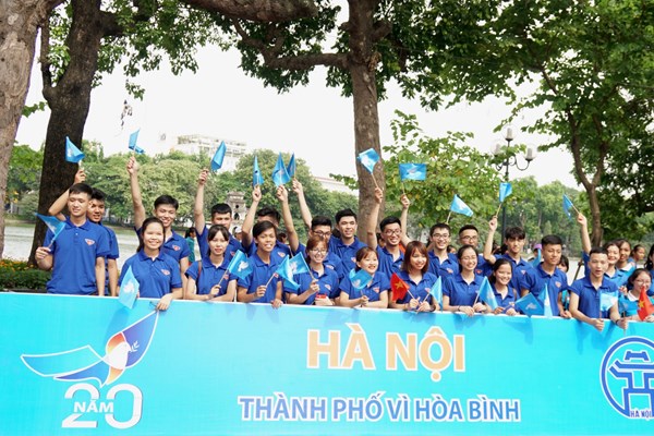Lễ hội đường phố chào mừng 20 năm Hà Nội - Thành phố vì hoà bình - Anh 10