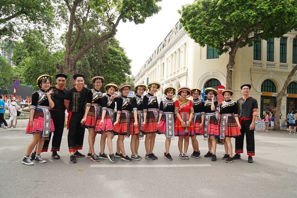 Lễ hội đường phố chào mừng 20 năm Hà Nội - Thành phố vì hoà bình - Anh 9