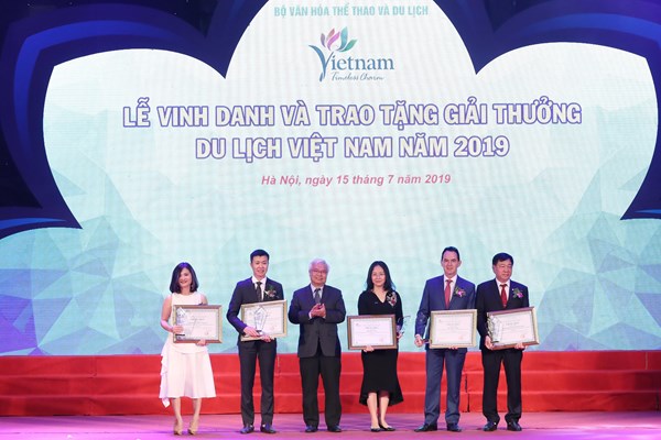 Vinh danh những doanh nghiệp du lịch hàng đầu Việt Nam năm 2019 - Anh 5