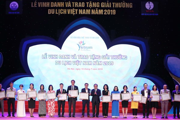 Vinh danh những doanh nghiệp du lịch hàng đầu Việt Nam năm 2019 - Anh 6