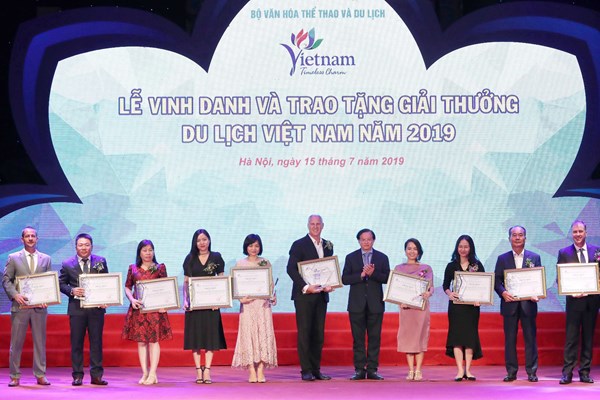 Vinh danh những doanh nghiệp du lịch hàng đầu Việt Nam năm 2019 - Anh 8