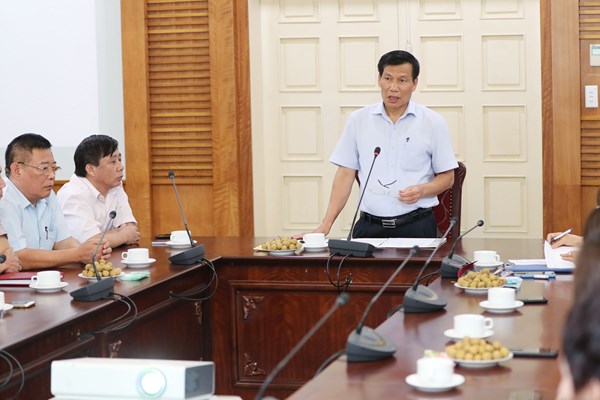 Bộ trưởng Nguyễn Ngọc Thiện gặp mặt con liệt sĩ và thăm gia đình liệt sĩ có thân nhân công tác tại Bộ VHTTDL - Anh 2