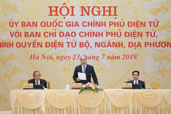 Thủ tướng Nguyễn Xuân Phúc: “Cơ quan, địa phương nào… không làm, bàn lùi phải kiểm điểm” - Anh 1